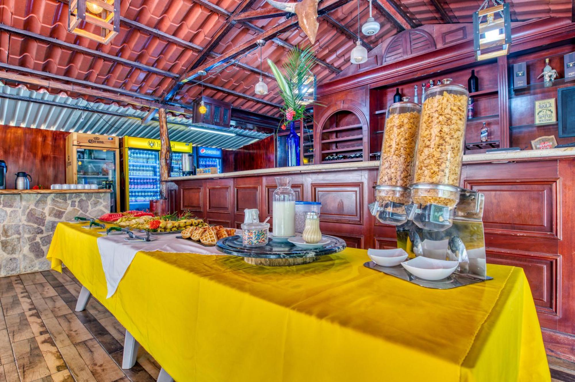 Atlantida Lodge Cahuita Kültér fotó