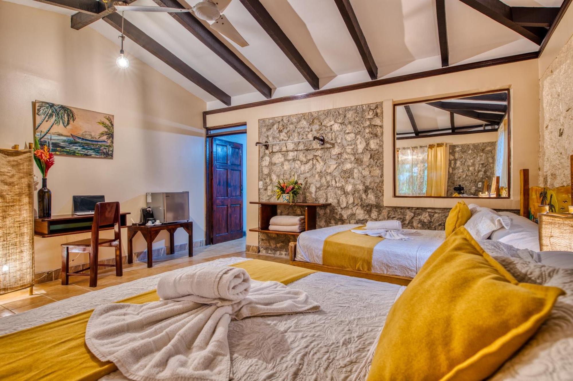 Atlantida Lodge Cahuita Kültér fotó