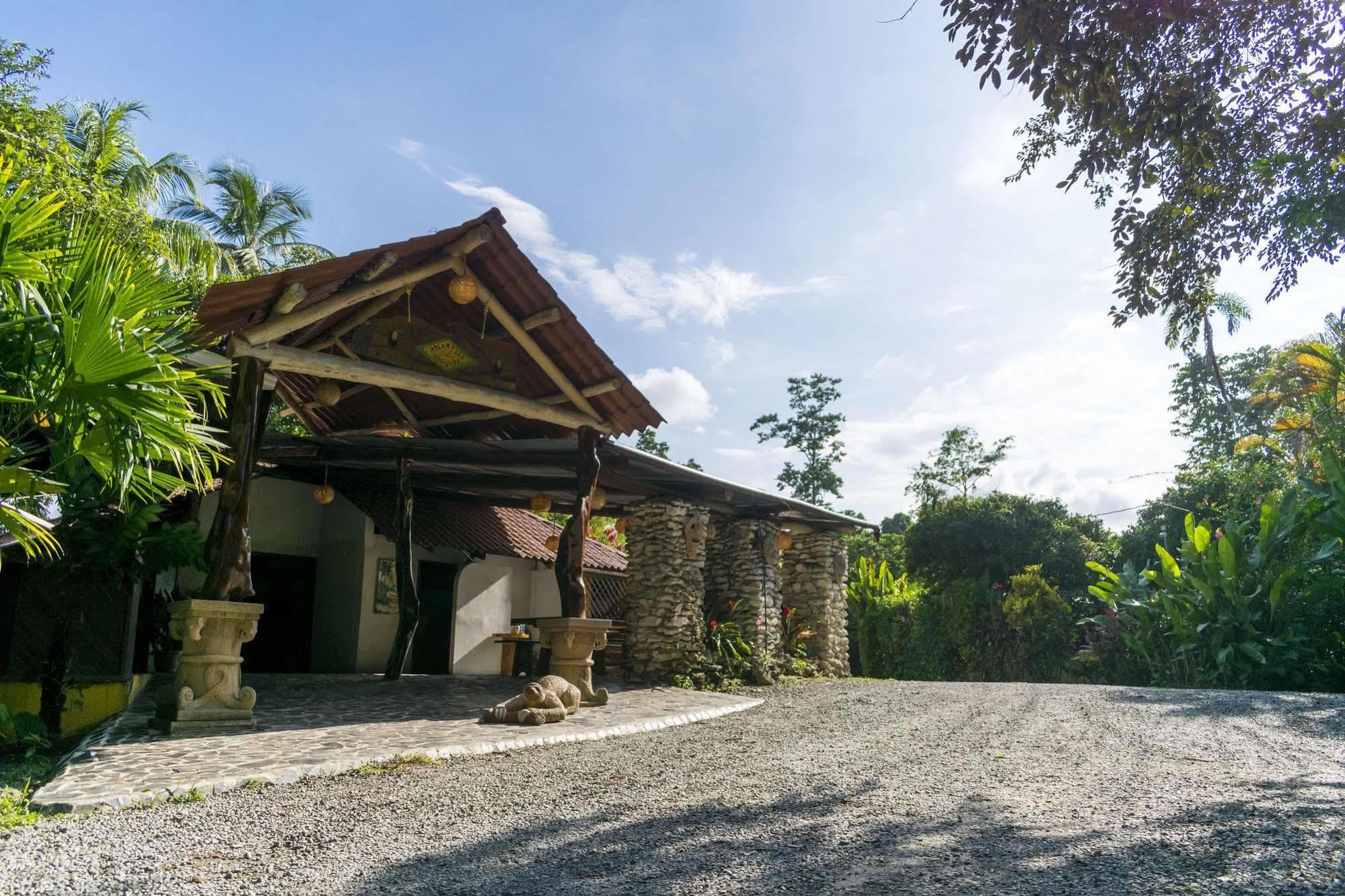 Atlantida Lodge Cahuita Kültér fotó