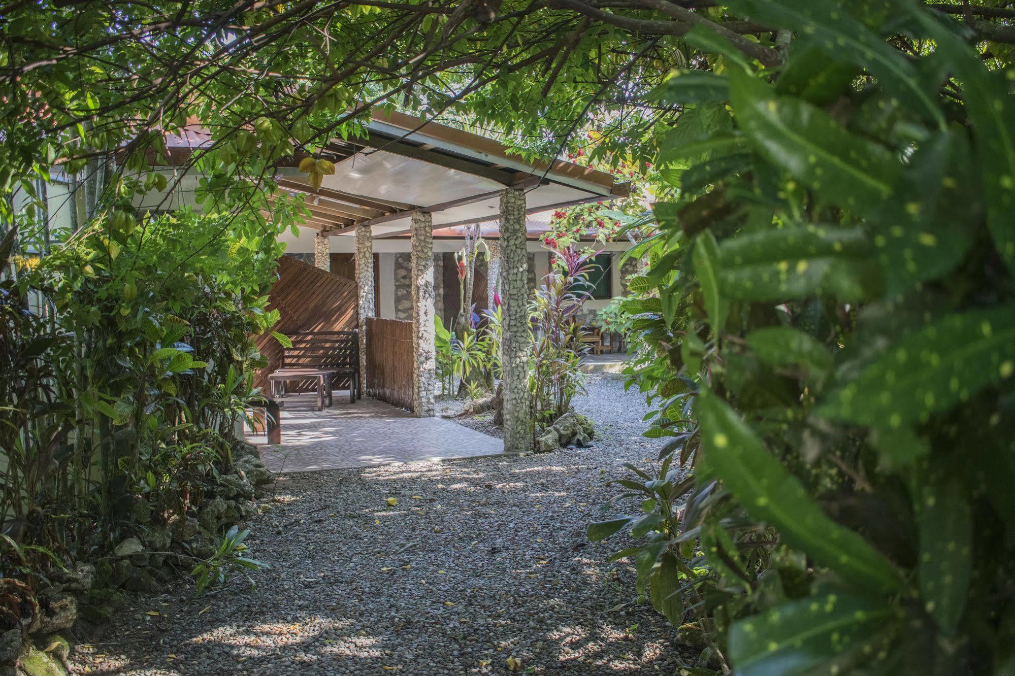 Atlantida Lodge Cahuita Kültér fotó